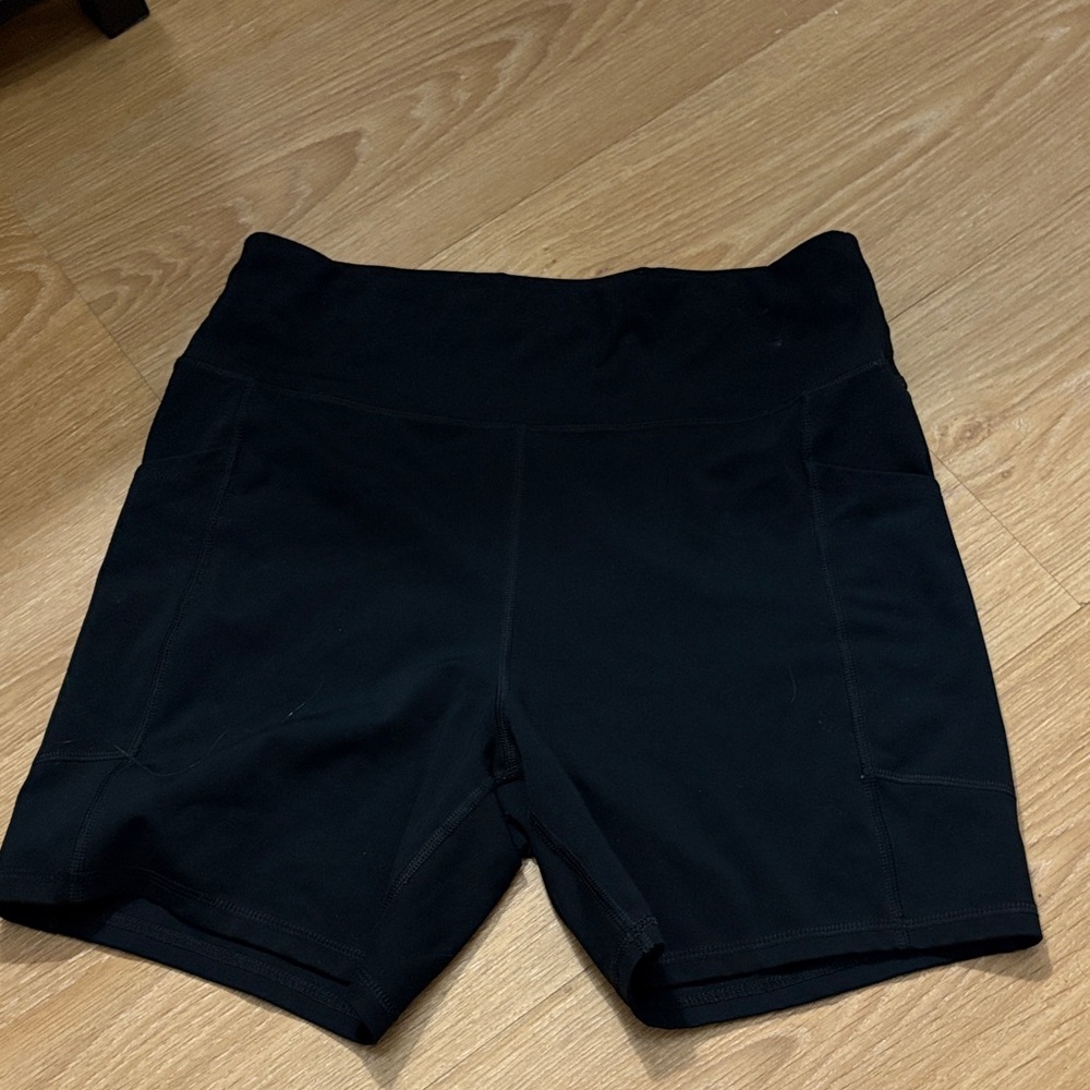 Black Women's Shorts w pockets